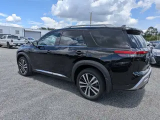 Nissan Pathfinder 2025 AWD Platinum 4 puertas SUV