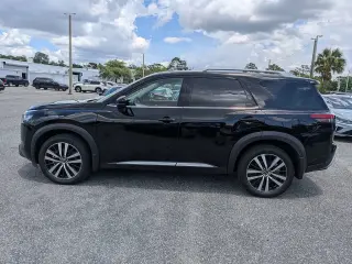 Nissan Pathfinder 2025 AWD Platinum 4 puertas SUV