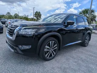 Nissan Pathfinder 2025 AWD Platinum 4 puertas SUV
