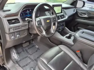 Chevrolet Suburban 2022 4x4 LT 4 puertas SUV