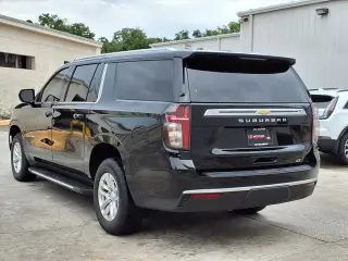 Chevrolet Suburban 2022 4x4 LT 4 puertas SUV