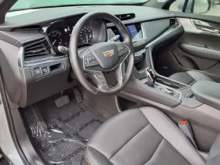 Cadillac XT5 2023 Premium Luxury 4 puertas SUV