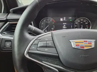 Cadillac XT5 2023 Premium Luxury 4 puertas SUV
