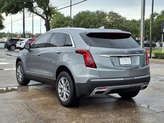 Cadillac XT5 2023 Premium Luxury 4 puertas SUV