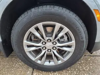 Cadillac XT5 2023 Premium Luxury 4 puertas SUV