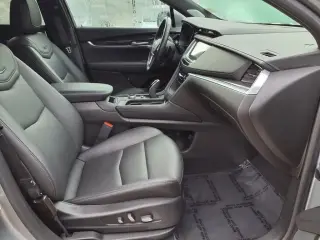 Cadillac XT5 2023 Premium Luxury 4 puertas SUV