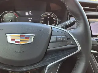 Cadillac XT5 2024 Premium Luxury 4 puertas SUV