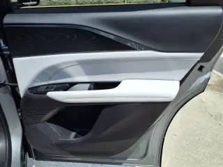 Cadillac LYRIQ 2024 Sport 1 4 puertas SUV
