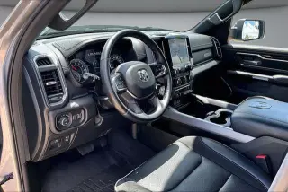 Ram 1500 2022 4x4 Laramie 4 puertas Cabina Crew 5.6 pies. Pickup SB