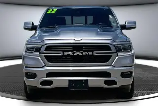 Ram 1500 2022 4x4 Laramie 4 puertas Cabina Crew 5.6 pies. Pickup SB