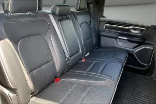 Ram 1500 2022 4x4 Laramie 4 puertas Cabina Crew 5.6 pies. Pickup SB