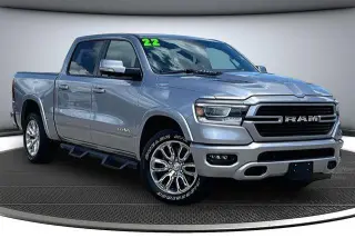 Ram 1500 2022 4x4 Laramie 4 puertas Cabina Crew 5.6 pies. Pickup SB
