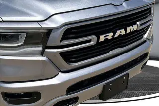 Ram 1500 2022 4x4 Laramie 4 puertas Cabina Crew 5.6 pies. Pickup SB