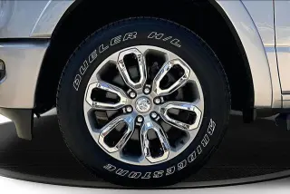 Ram 1500 2022 4x4 Laramie 4 puertas Cabina Crew 5.6 pies. Pickup SB