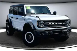 Ford Bronco 2024 4x4 Black Diamond 4 puertas SUV