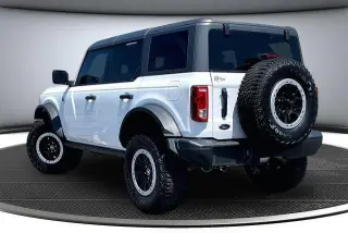 Ford Bronco 2024 4x4 Black Diamond 4 puertas SUV