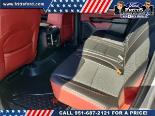 Ram 1500 2022 4x4 Rebel 4 puertas Cabina Crew 5.6 pies. Pickup SB