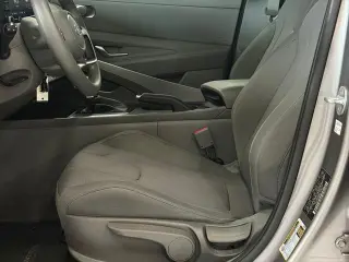 Hyundai ELANTRA 2023 SE 4 puertas Sedan