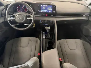 Hyundai ELANTRA 2023 SE 4 puertas Sedan