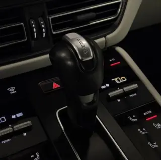 Porsche Macan 2023 AWD T 4 puertas SUV