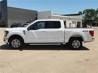 Ford F-150 2025 4x4 XLT 4 puertas SuperCrew 5.5 pies SB