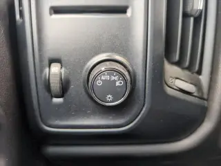 Chevrolet Silverado 2500HD 2018 4x4 Camioneta de Trabajo 4 puertas Cabina Crew SB