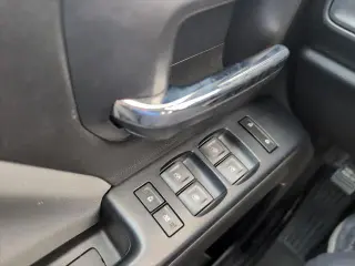 Chevrolet Silverado 2500HD 2018 4x4 Camioneta de Trabajo 4 puertas Cabina Crew SB