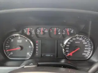 Chevrolet Silverado 3500HD 2017 4x4 Camioneta de Trabajo 4 puertas Cabina Crew SRW