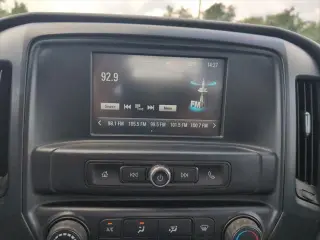 Chevrolet Silverado 3500HD 2017 4x4 Camioneta de Trabajo 4 puertas Cabina Crew SRW