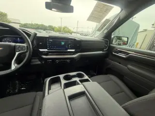 Chevrolet Silverado 1500 2026 4x2 LT 4 puertas Cabina Crew 6.6 pies. SB