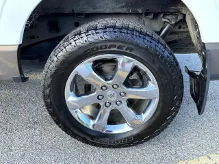 Ford F-150 2022 4x4 King Ranch 4 puertas SuperCrew 5.5 pies. SB