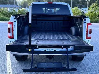 Ford F-150 2022 4x4 King Ranch 4 puertas SuperCrew 5.5 pies. SB
