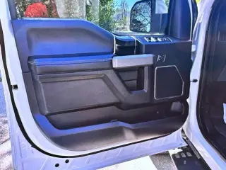 Ford F-150 2020 4x4 Raptor 4 puertas SuperCrew 5.5 pies. Caja corta