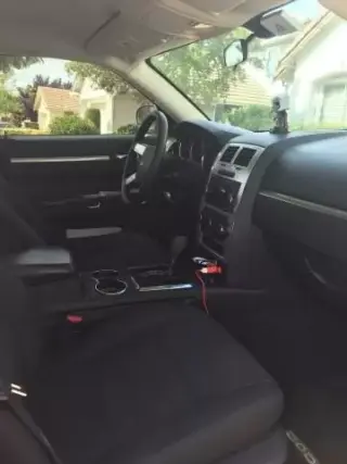2010 DODGE CHARGER SE