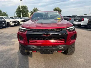 Chevrolet Colorado 2024 4x4 ZR2 4 puertas Cabina Crew 1.52 m (5 pies) caja corta