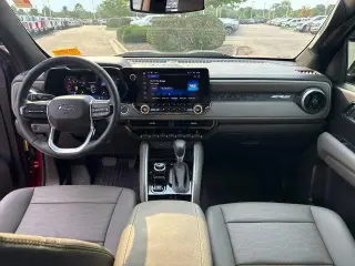 Chevrolet Colorado 2024 4x4 ZR2 4 puertas Cabina Crew 1.52 m (5 pies) caja corta