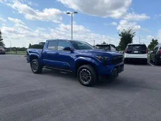 Toyota Tacoma 2024 4x4 TRD Sport 4 puertas Cabina Doble 5.0 ft SB 8A