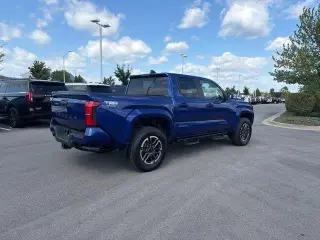 Toyota Tacoma 2024 4x4 TRD Sport 4 puertas Cabina Doble 5.0 ft SB 8A