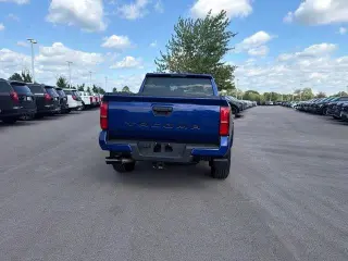 Toyota Tacoma 2024 4x4 TRD Sport 4 puertas Cabina Doble 5.0 ft SB 8A