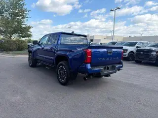 Toyota Tacoma 2024 4x4 TRD Sport 4 puertas Cabina Doble 5.0 ft SB 8A