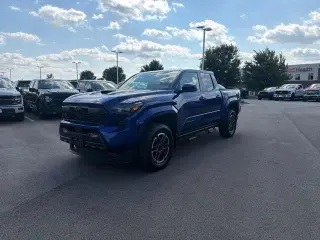 Toyota Tacoma 2024 4x4 TRD Sport 4 puertas Cabina Doble 5.0 ft SB 8A