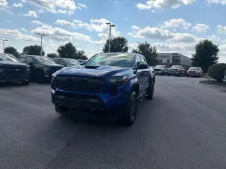 Toyota Tacoma 2024 4x4 TRD Sport 4 puertas Cabina Doble 5.0 ft SB 8A