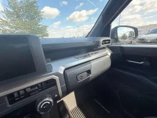 Toyota Tacoma 2024 4x4 TRD Sport 4 puertas Cabina Doble 5.0 ft SB 8A