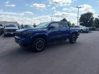 Toyota Tacoma 2024 4x4 TRD Sport 4 puertas Cabina Doble 5.0 ft SB 8A
