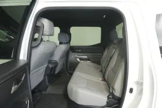 Toyota Tundra 2025 4x4 SR5 4 puertas CrewMax Cab Pickup SB