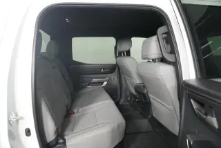Toyota Tundra 2025 4x4 SR5 4 puertas CrewMax Cab Pickup SB