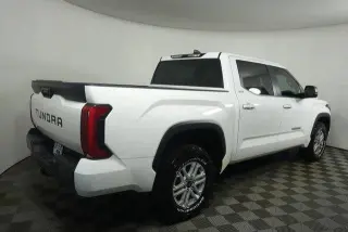 Toyota Tundra 2025 4x4 SR5 4 puertas CrewMax Cab Pickup SB
