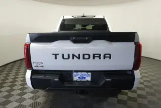 Toyota Tundra 2025 4x4 SR5 4 puertas CrewMax Cab Pickup SB