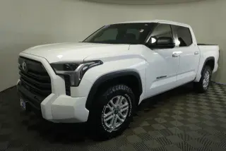 Toyota Tundra 2025 4x4 SR5 4 puertas CrewMax Cab Pickup SB