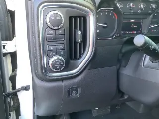 GMC Sierra 1500 2020 4x4 SLT Cabina Crew 4 puertas 5.8 pies. Caja corta